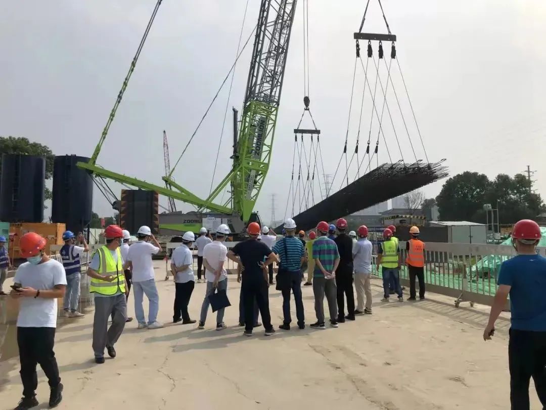 項(xiàng)世界之最 | 上海遠(yuǎn)方參與主導(dǎo)專業(yè)施工的張皋過(guò)江通道主跨2300米懸索橋新型錨碇基礎(chǔ)試驗(yàn)研究取得圓滿成功?。。? /> </p>
      <div   id=